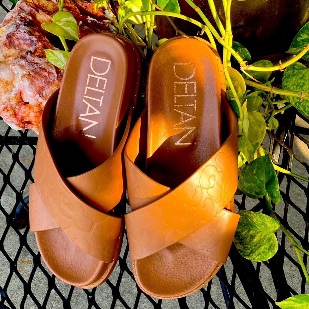 Deltan leather sandals